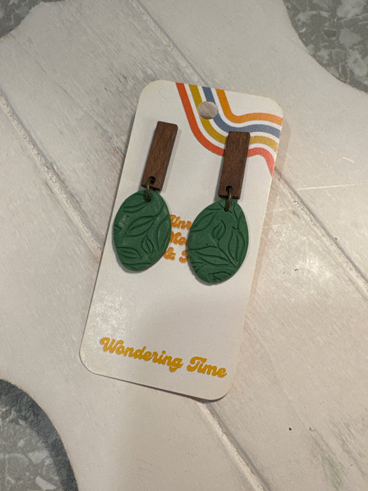 Green vine dangle earring - medium